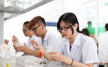 Học phí ngành y, dược tăng mạnh, có lo bỏ lọt thí sinh "giỏi nhưng không giàu"?