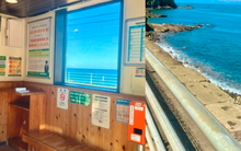 Mê đắm với ga tàu "bên rìa biển xanh" như lạc vào thế giới hoạt hình tại Nhật Bản