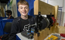 Nam sinh 17 tuổi thiết kế động cơ có khả năng biến đổi ngành công nghiệp ôtô điện