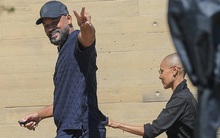 Will Smith xuất hiện cùng vợ lần đầu tiên sau cái tát ầm ĩ tại Oscar 2022