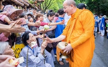 Thượng tọa Thích Nhật Từ: 'Cúng dường như ở chùa Ba Vàng là không phù hợp'