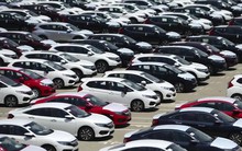 Nhập khẩu ô tô: Vì sao lượng tăng, giá trị giảm?