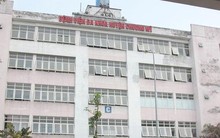 Giả nhân viên y tế, đưa trẻ sơ sinh ra ngoài bệnh viện