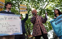 Khủng hoảng nợ vay sinh viên ở Mỹ