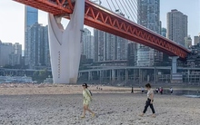 Trung Quốc 'đau đầu' đối phó với nắng nóng và thiếu điện