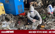 'Mổ xác' máy bay, tàu hỏa, cả làng đổi đời thành giàu có