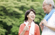 Vì sao người Hong Kong làm việc nhiều nhất thế giới nhưng vẫn trường thọ?