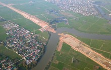 Nhộn nhịp đại công trường đào hầm xuyên núi Thần Vũ để làm cao tốc Bắc - Nam