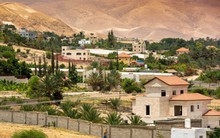 Thành phố thấp nhất thế giới, nằm sâu dưới mực nước biển vài trăm mét nhưng lại là ốc đảo thiên đường suốt 100 thế kỷ