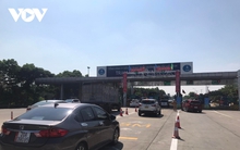 Vì sao xe dán thẻ ETC, có tiền nhưng không qua được trạm?