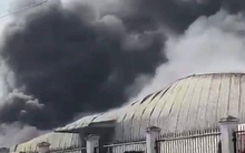 Vụ cháy nhà xưởng gần 5.000m2 ở KCN Quang Minh, thiệt hại khoảng 11 tỷ đồng