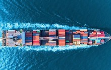 Tàu thuyền nhộn nhịp trở lại trên eo biển Đài Loan