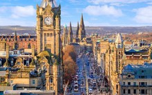 Phong cảnh đẹp nao lòng của thành phố cổ đẹp nhất nước Anh - nơi được coi là “quê hương của Harry Potter”