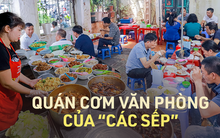 Quán cơm vỉa hè được xem là tụ điểm giờ nghỉ trưa của các sếp và dân văn phòng thu nhập khá trở lên