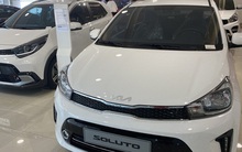 Vừa qua tháng cô hồn, khách mua xe tá hỏa khi nhiều mẫu ôtô tăng giá bán