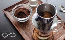 Khách Tây đúc kết 'cẩm nang' uống cà phê chuẩn Việt: Cốc nước đẹp tới chảy nước miếng!