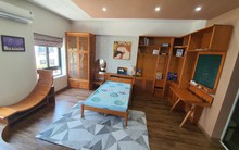 Ông bố tự tay thiết kế phòng thông minh cho con, có bàn học chống gù chống cận