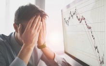 Nhóm ngân hàng và chứng khoán bứt phá trong phiên thị trường điều chỉnh, khối ngoại tiếp tục bán ròng gần 500 tỷ đồng