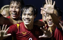 Vì sao Văn Toàn cùng các đồng đội giơ 5 ngón tay ăn mừng bàn thắng?