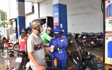 Giá xăng nhập lao dốc, giá xăng trong nước dự báo giảm 900-1100 đồng/lít