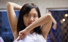 Bé gái 6 tuổi dậy thì sớm, bác sĩ nói 'thủ phạm' trong nhà tắm