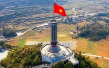 Tự hào chiêm ngưỡng 5 cột cờ kiêu hãnh tung bay dọc mảnh đất Việt Nam