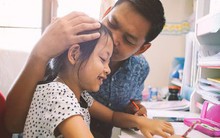 “Điều gì khó khăn hơn việc học?” - Câu trả lời của bé gái khiến phụ huynh phải suy nghĩ