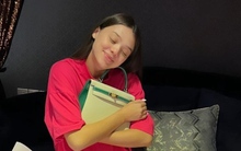 Bùi Tiến Dũng xứng đáng là "chồng quốc dân", tặng túi nửa tỷ đồng cho vợ