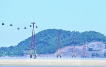 Cận cảnh cáp treo vượt biển dài nhất Bắc Trung Bộ