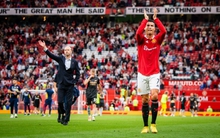 Ronaldo “tươi như hoa” khi Antony tỏa sáng cho MU