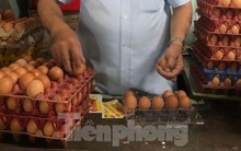 Vì sao thịt, trứng… vẫn chưa giảm giá theo xăng?