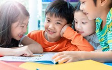 7 việc làm của cha mẹ giúp trẻ phát triển trí não tốt nhất