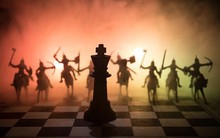 Loạt DN biến động nhân sự thượng tầng ngay đầu năm 2023: Lãnh đạo Eximbank từ nhiệm, Bamboo Airways, Thaiholdings, VivaLand... đồng loạt đón sếp mới