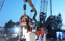 Vì sao cứu hộ bé trai 10 tuổi lọt xuống trụ bê tông sâu 35m mất nhiều thời gian?