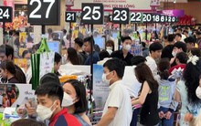 Xếp hàng dài chờ thanh toán lúc 22 giờ đêm tại các siêu thị, TTTM ở Hà Nội những ngày cận Tết