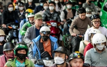 Hà Nội tắc đường cả ngày lẫn đêm khi Tết cận kề