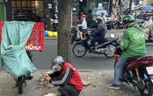 Khổ sở tìm shipper giao hàng ngày cận Tết