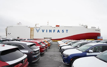 Tại thị trường VinFast vừa đặt chân, các hãng xe điện đang trở thành 'kẻ thù' của đại lý xe, kẻ 'cầm đầu' không ai khác ngoài Tesla