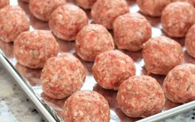 Vào siêu thị sắm Tết nhất định phải tránh 7 món siêu bẩn này, nhân viên siêu thị tiết lộ cũng không dám ăn