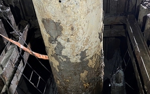 Sẵn sàng đưa thi thể bé trai lọt vào trụ bê-tông về gia đình trước Tết