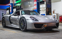 Porsche 918 Spyder và loạt siêu xe tại TP.HCM ra đường đón năm mới