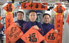 Phi hành gia Trung Quốc chúc Tết từ Thiên Cung