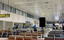 Sân bay Nội Bài thưa thớt trong sáng ngày đầu năm mới