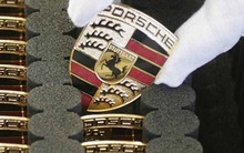 Huy hiệu Porsche ra đời từ một bữa ăn