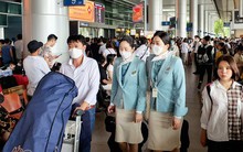 Mùng 4 Tết, sân bay Tân Sơn Nhất đón lượng khách kỷ lục