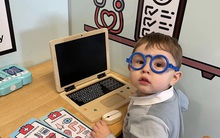 Bé trai 4 tuổi trở thành thành viên nhóm những người IQ cao nhất thế giới