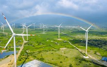 Dự báo triển vọng ngành điện 2023: điện mặt trời "chững lại", điện gió được ưu tiên phát triển mạnh nhất