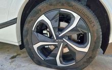Chỉ thay một lốp, chủ xe điện Kia EV6 mất gần 15,5 triệu đồng
