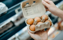 Chuyện lạ: 1 bịch vài quả giá tới 14 USD, trứng trở thành mặt hàng ‘buôn lậu’ nóng tại Mỹ