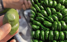 Món bánh xanh mướt đặc sản Lạng Sơn được cư dân mạng thích thú vì cái tên cực lạ